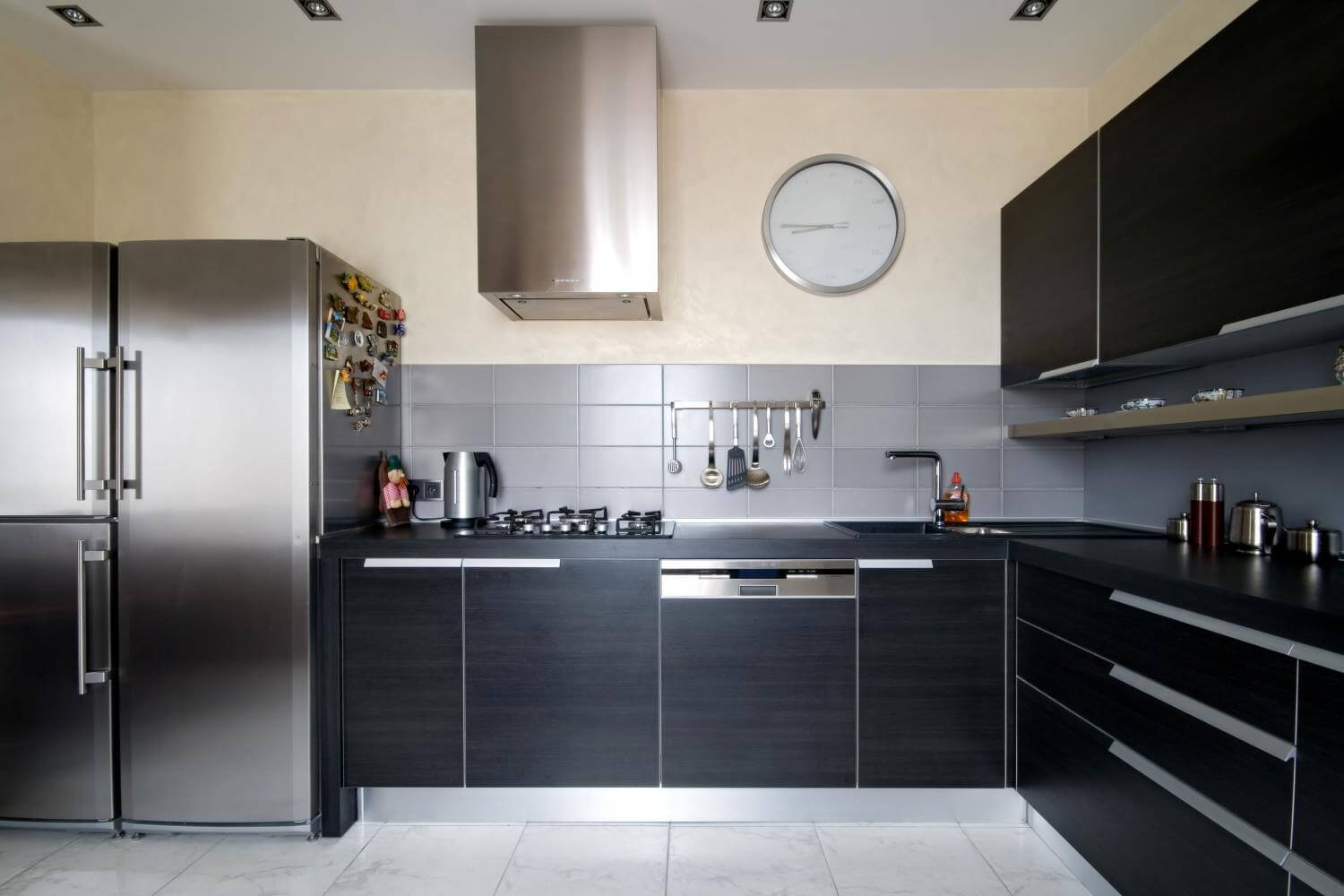 black modern kitchens