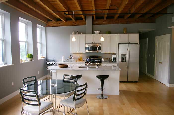 Shaker-White-Cabinets-and-Light-Grey-Walls