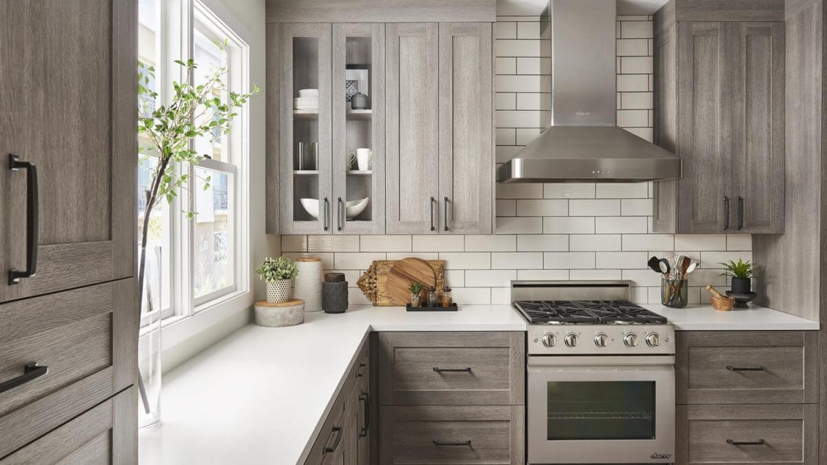 modern cabinetry design for kitchen cabinets vs traditional cabinetry